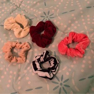 5 scrunchies random assorted bundle
